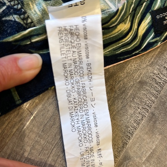 Zara Shorts viscose size small - Picture 4 of 4